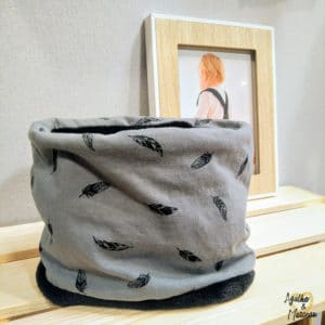 snood ou tour du coup enfant Agathe et Marceau motif plume 100% fait main et tissu Oeko-tex